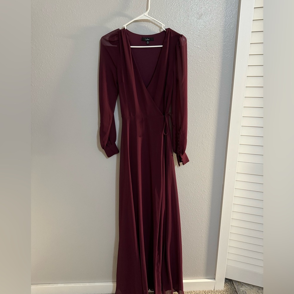 Beautiful plum lulus maxi dress - worn once